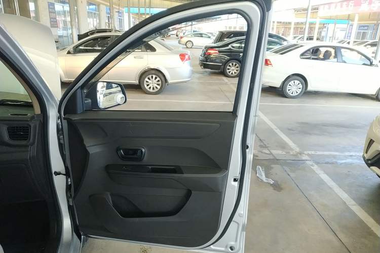 Used Wuling Hongguang V 2022 1.5L Jingqu Edition Electric-Assist LAR