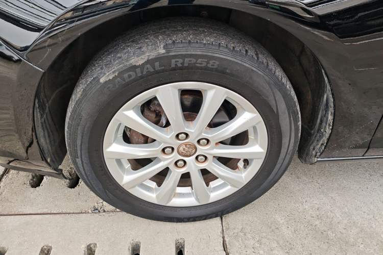 Used Buick GT 2013 GT 1.8L Automatic Fashion Edition Left Front Wheel Hub