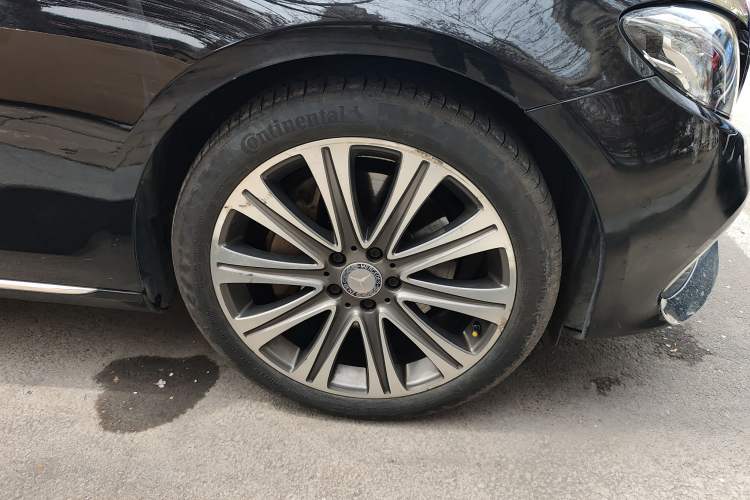 Used Mercedes-Benz E-Class 2016 E 300 L Luxury Model Exterior 7