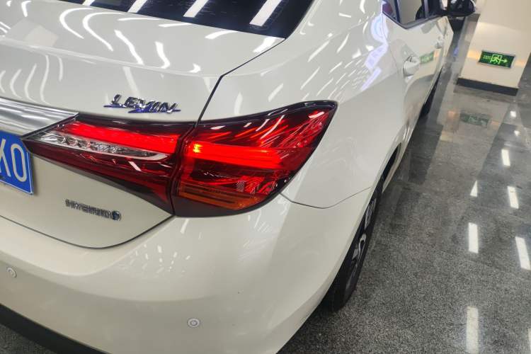 Used Toyota Levin 2017 Revised Dual-Engine 1.8H GS E-CVT Elite Sunroof Version China V Standard