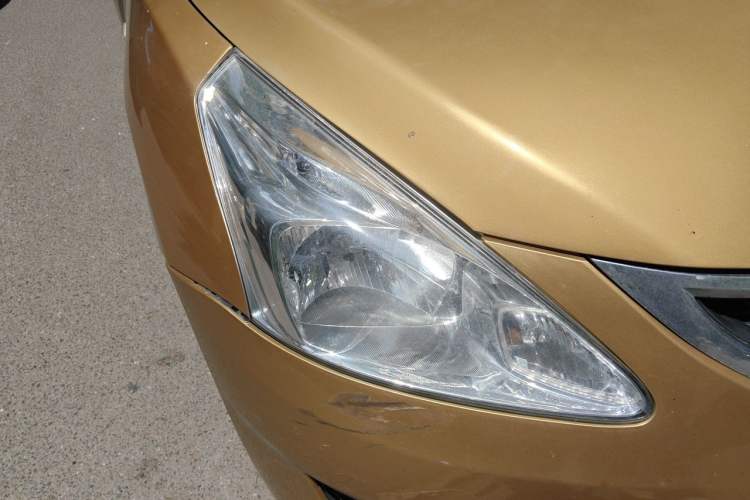 Used Nissan Tiida 2013 1.6L CVT Cool Cafe Edition