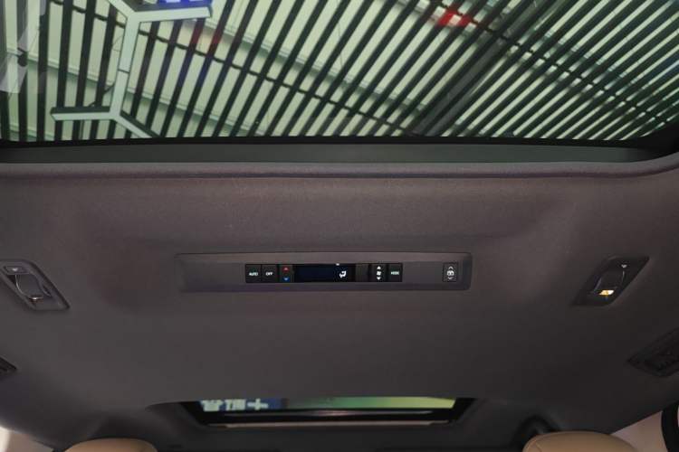 Used Toyota Granvia 2023 2.5L Hybrid Prestige PLUS Edition