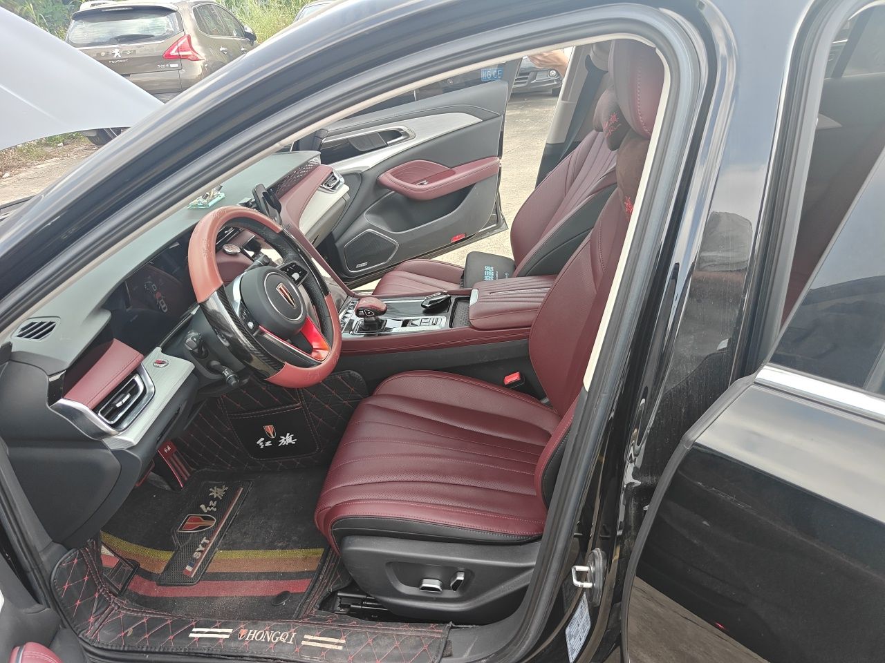 Hongqi H5 2025 2.0T Automatic Flag Edition – 500 000 Units Commemorative Version — снимка 15