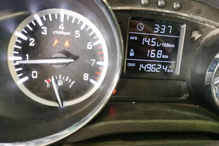 Used JAC Group T6 2016 2.0L Gasoline Entry-Level Long-Wheelbase HFC4GA3-3D Odometer Close Up