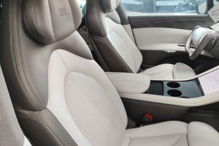 Used IM LS7 2023 100kWh Lux All-Wheel-Drive Version
