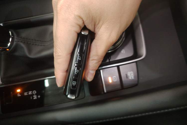 Used Mazda 3 Axela 2020 1.5L Automatic Luxury Version