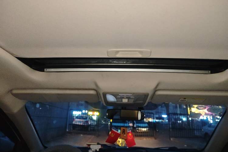 Used Dongfeng Aeolus AX7 2018 1.6T Automatic Luxury Special Edition Headliner