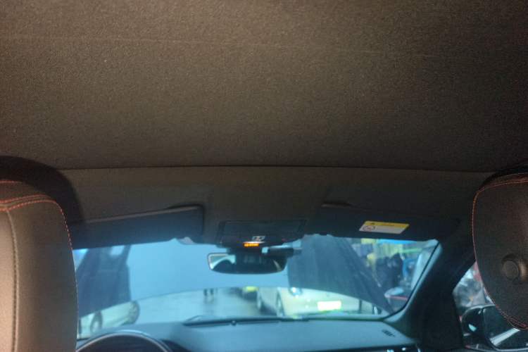 Used Land Rover Discovery Sport 2021 249 PS R-Dynamic S Performance Edition Headliner