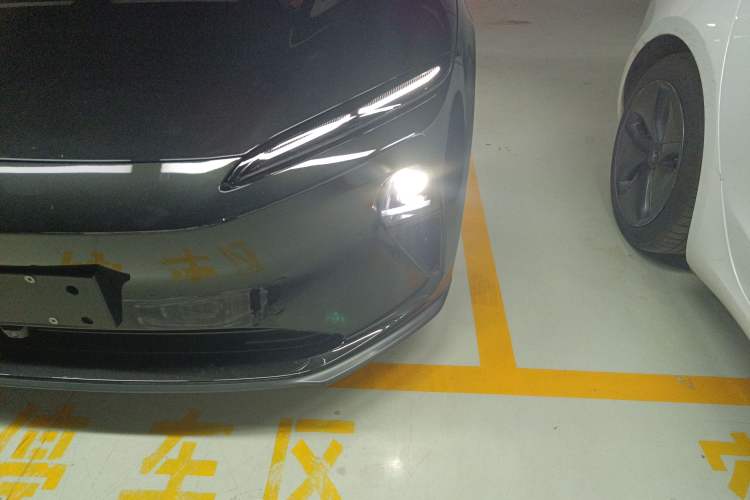 Used Nio ET5T 2024 75kWh Touring Left Front Headlight