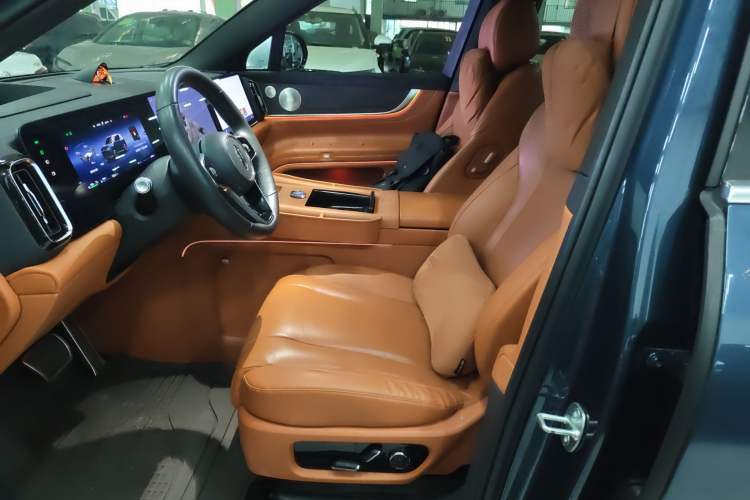 Used Hima AITO M9 2024 Range-Extended Ultra Version 42 kWh 6-Seater Model Left Front Seat