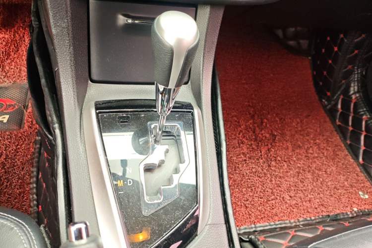 Used Toyota Corolla 2017 Revised Version 1.2T S-CVT GL-i Leather Edition Gear Lever