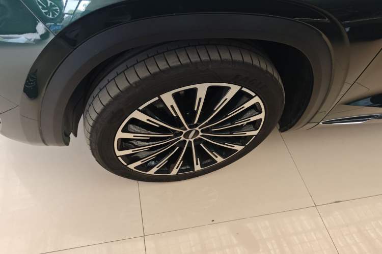 Used Geely Auto Monjaro L 2025 Dongfang Yao 2.0TD Automatic All-Wheel-Drive Wangyue Edition Left Front Wheel Hub