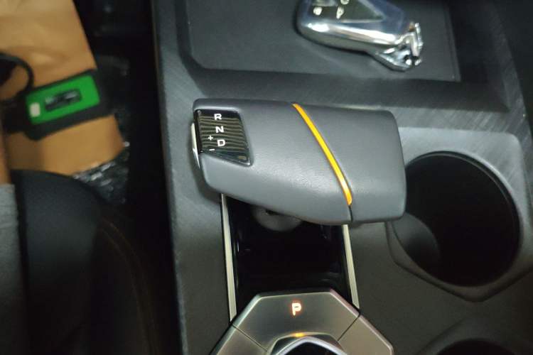 Used CHANGAN UNI-V 2022 1.5T Prestige Version Gear Lever