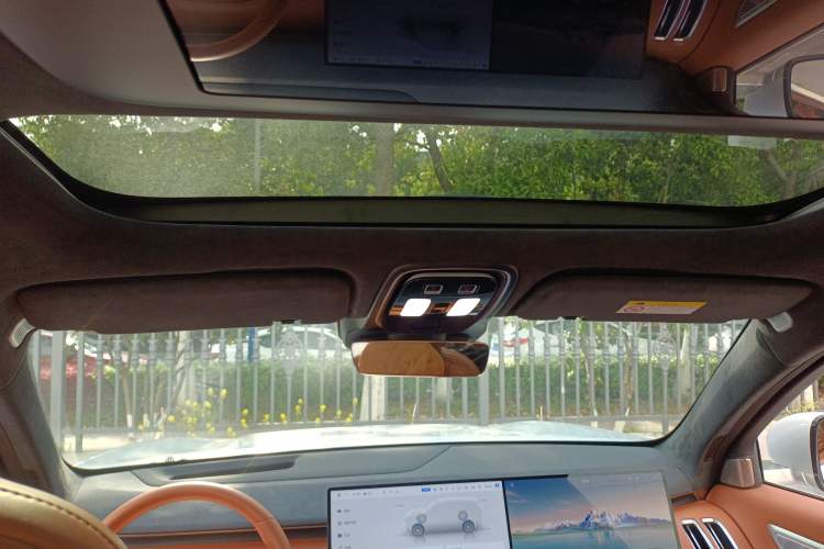 Used Deepal S09 2025 Model Four-Wheel Drive Ultra+ Customized Long-Range Version Headliner