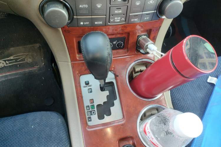 Used Toyota Highlander 2009 3.5L 4x4 7-Seater Luxury Edition Gear Lever