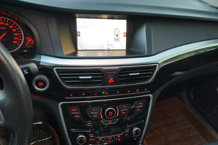 Used Geely Auto Emgrand GT 2015 1.8T Flagship Model Audio And AC Panel