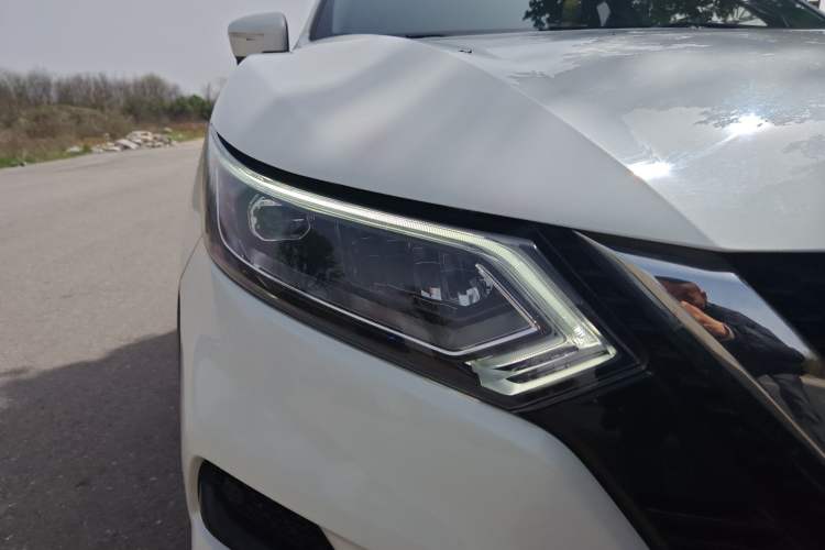 Used Nissan Qashqai 2019 2.0L CVT Luxury Edition Right Front Headlight