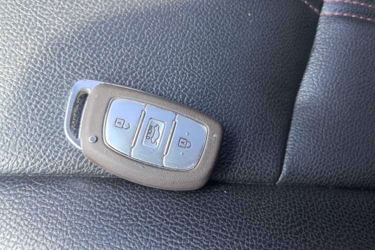 Used Hyundai Elantra (5th Generation / Langdong) 2015 1.6L Automatic Leading Model