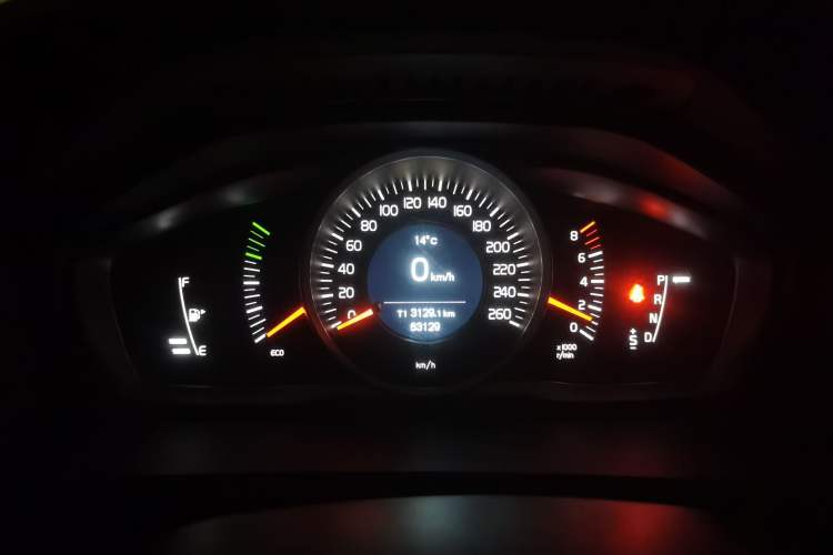 Used Volvo V60 2014 T5 Zhiyi Edition
