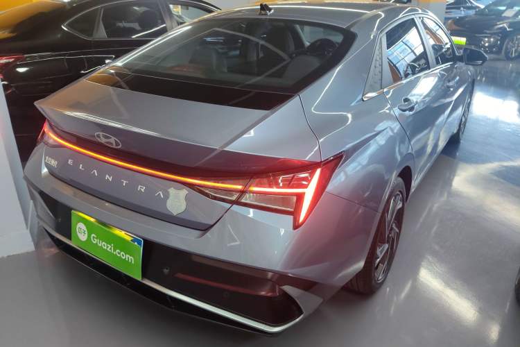 Used Hyundai Elantra 2023 1.5L CVT LUX Prestige Edition
