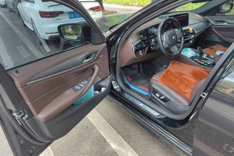 Used BMW 5 Series 2023 530Li Leading Model M Sport Package
