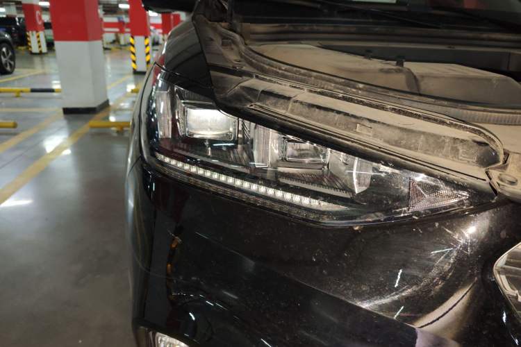 Used Wey VV6 2021 2.0T Two-Wheel Drive Smart Plus Right Front Headlight