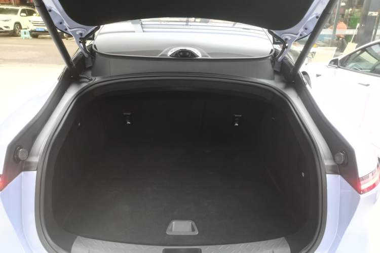 Used Avatr 06 2025 Max All-Electric Version