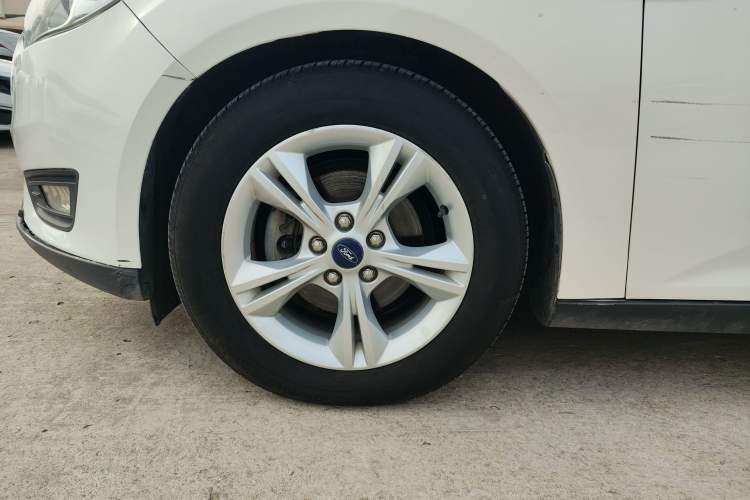 Used Ford Focus 2017 Hatchback 1.6L Automatic Comfort Plus SmartDrive Edition Left Front Wheel Hub