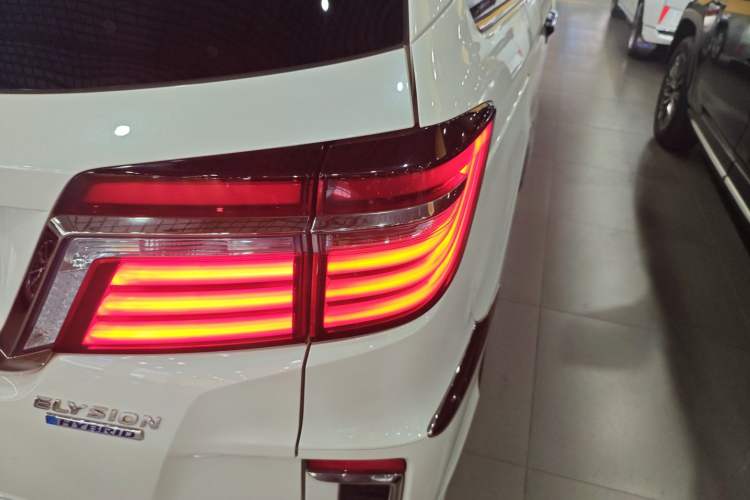 Used Honda Elysion 2019 2.0L Hybrid Luxury Edition