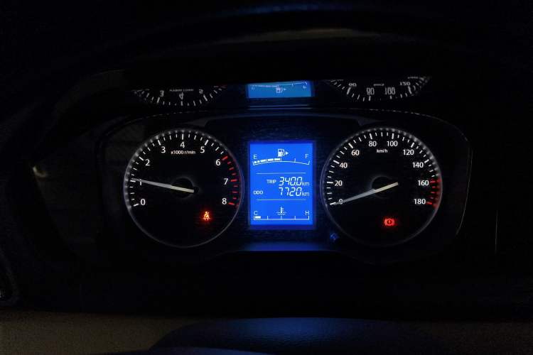 Used CHANGAN KUAYUE Xing V3 2023 1.5L Gasoline Comfort Edition 5-Seat Passenger Vehicle Instrument Cluster