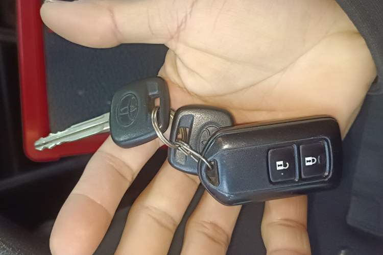 Used Toyota YARiS L Zhi Xuan 2016 Revised 1.5E CVT Charming Edition Vehicle Key