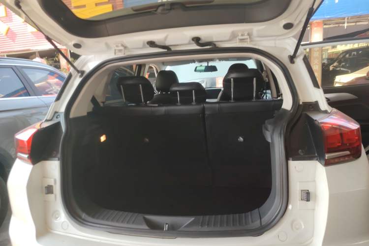 Used BAIC Beijing X3 2019 1.5T Manual Glory Edition Trunk