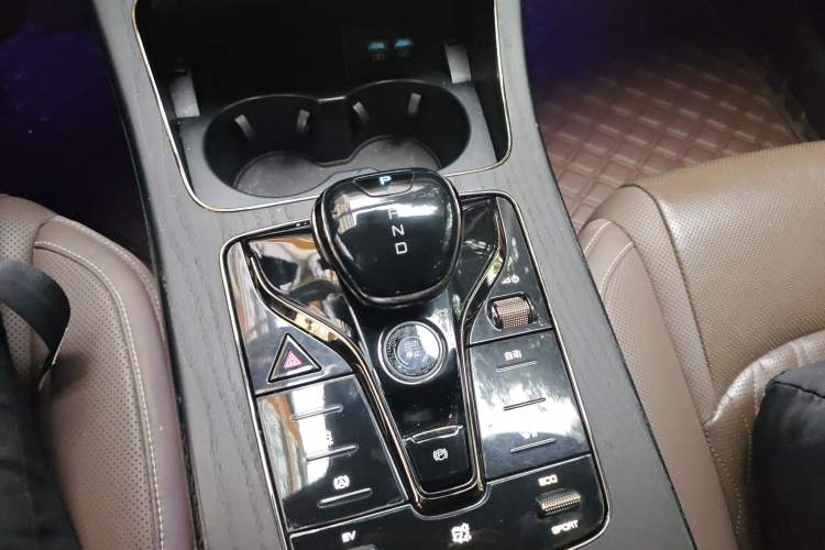 Used BYD Han 2020 DM Four-Wheel Drive Performance Edition Prestige Model Gear Lever