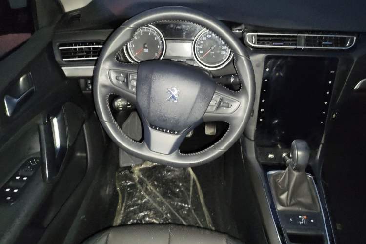 Used Peugeot 408 2018 Revised 350THP Automatic Luxury Edition Steering Wheel