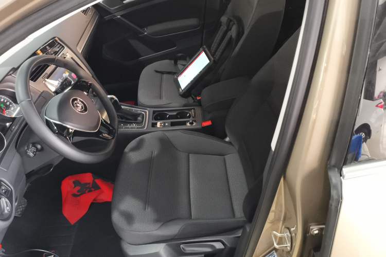 Used Volkswagen Golf 2016 1.6L Automatic Comfort Model
