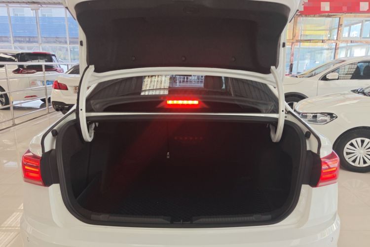 Used Volkswagen Bora 2021 1.5L Manual Fashion Smart Connect Edition Trunk