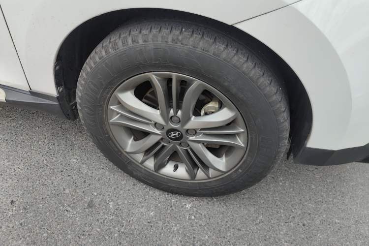 Used Hyundai ix35 2013 2.0L Automatic Two-Wheel Drive Smart GLS China IV Standard
