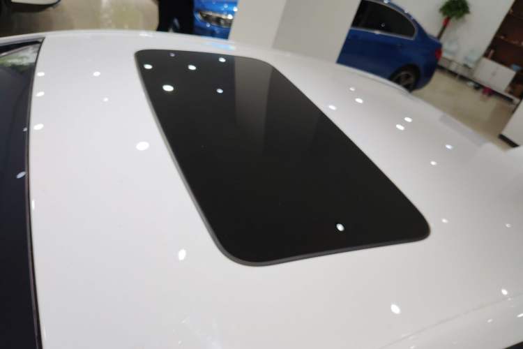 Used Chevrolet Monza 2022 320 Automatic Enjoyment Sunroof Version Roof