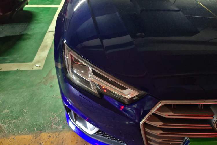 Used Audi A4L 2019 40 TFSI Fashion Version China V Right Front Headlight