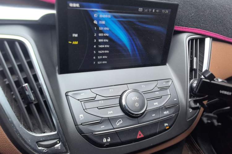 Used Soueast DX7 2015 1.5T Manual Luxury Model Audio And AC Panel