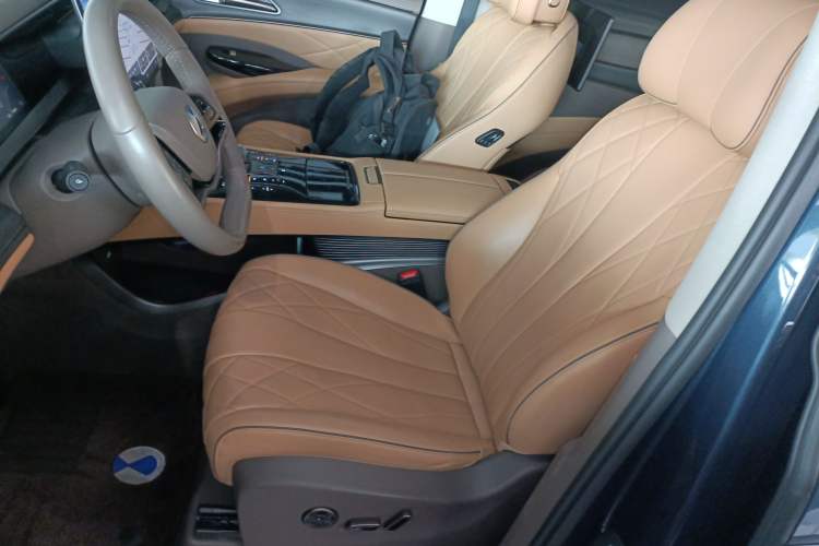 Used Denza D9 2022 DM-i 970 Four-Wheel Drive Flagship Model
