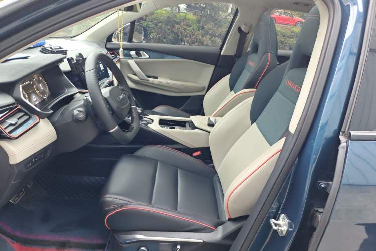 Used Lynk & Co 06 2021 1.5T Shero Pink Special Edition
