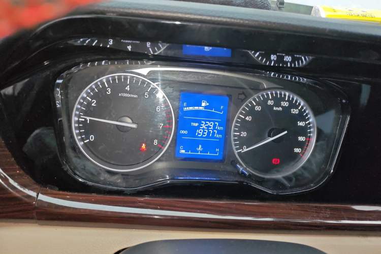 Used CHANGAN KUAYUE Xing V5 2021 1.6L Fortune-Attracting Deluxe Model DAM16KR