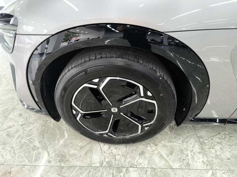 Used Xiaomi Auto YU7 2025 Ultra-Long Range Rear-Wheel Drive Version — 22