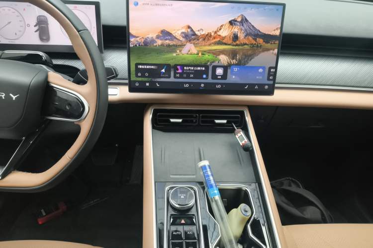 Used Chery Tiggo 8 L 2024 2.0T Two-Wheel Drive Prestige Version 5 Seats
