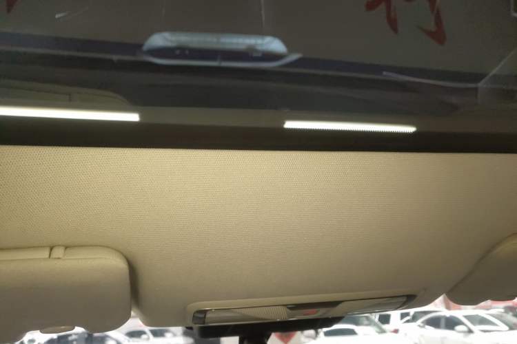 Used Venucia V DD-i 2023 110 km iE Version Headliner