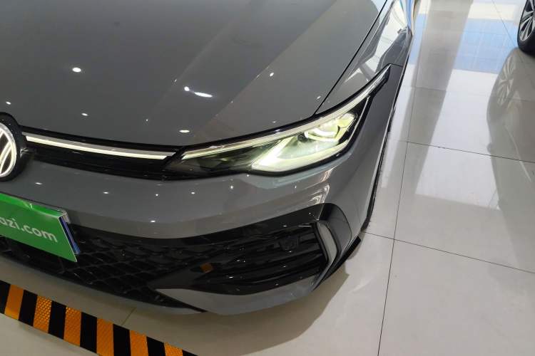 Used Volkswagen Golf 2025 Facelift 300TSI R-Line Left Front Headlight