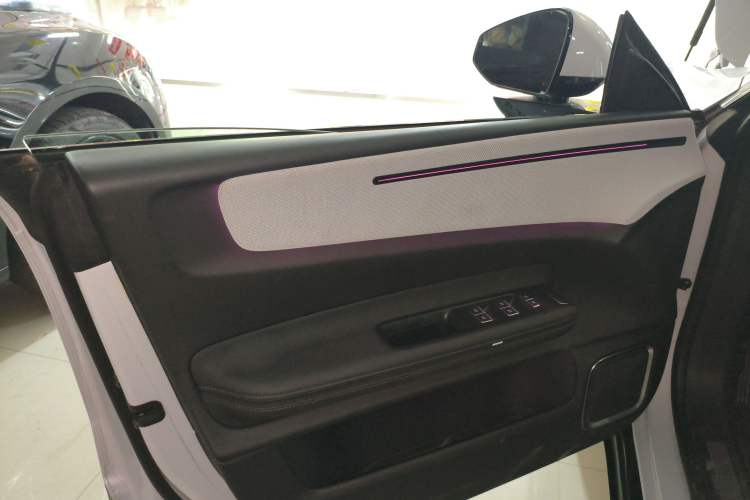 Used Polestar 4 2023 Single Motor Standard Range PLUS