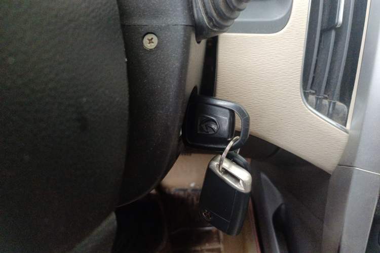 Used Baojun 630 2013 1.5L manual standard version