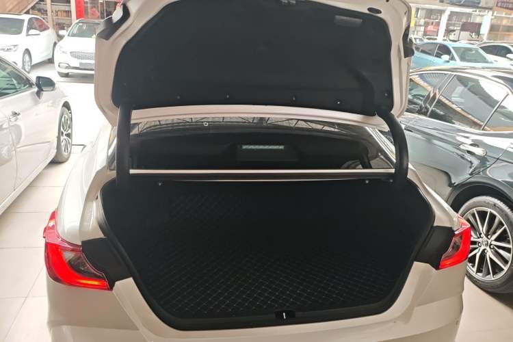 Used Toyota Camry 2024 Dual-Motor 2.0 HGVP Luxury Edition Trunk